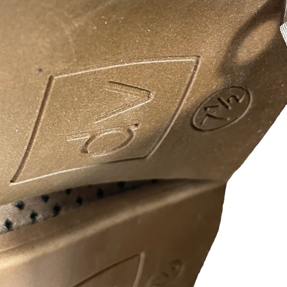 DV Dolce Vita Tan Faux Perforated Suede Zip Western Ankle Boot Sz 7.5 - Picture 12 of 12